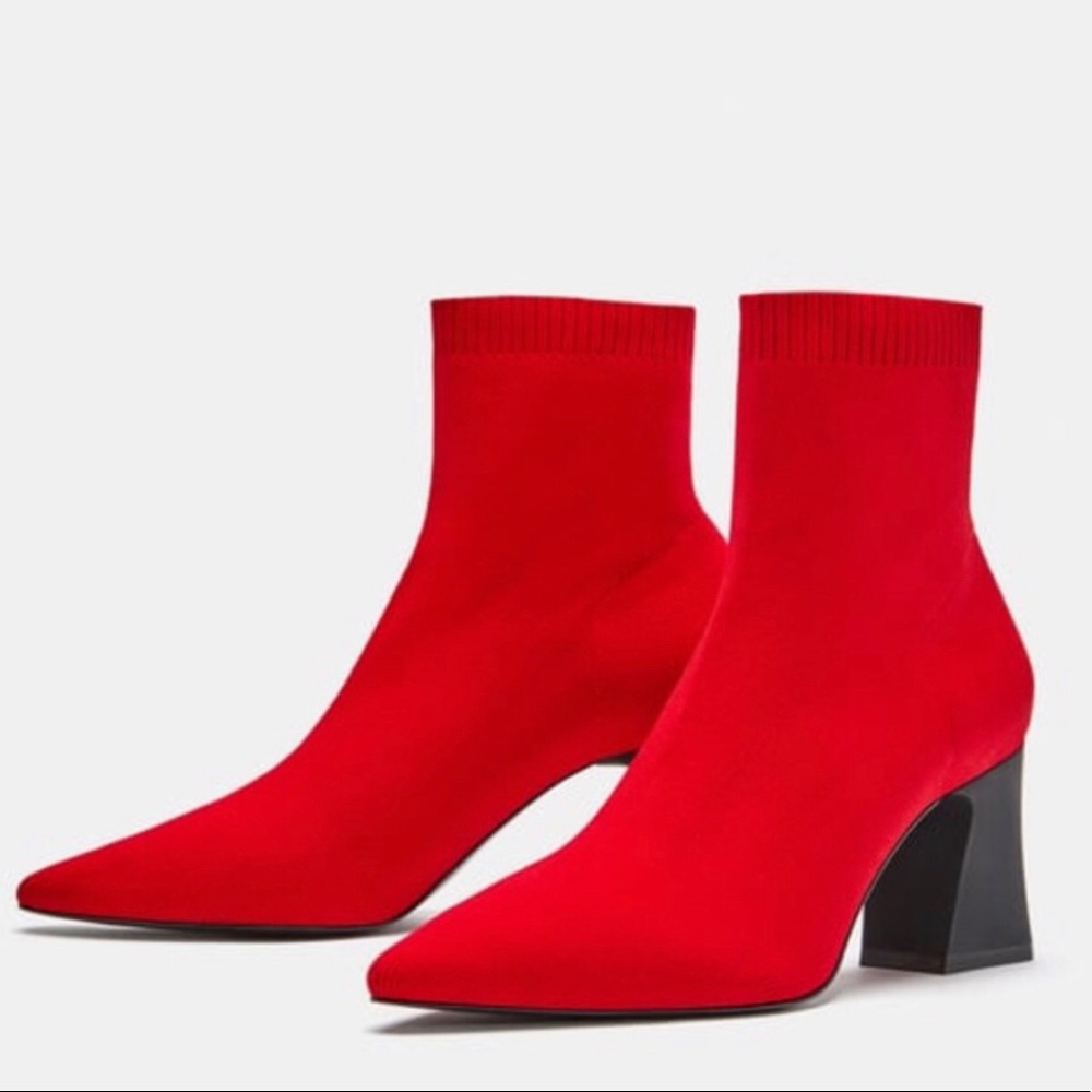 ZARA || Chunky Heeled Sock Bootie